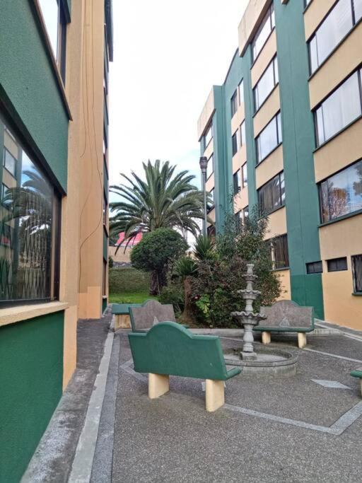 Hermoso Apartamento Al Norte Cerca De La Embajada Americana Quito Exterior photo
